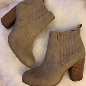 Steven Madden Chelsea Bootie